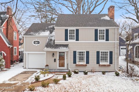 Photo of 2804 Goddard Road, Toledo, OH 43606 (MLS # 10004465)