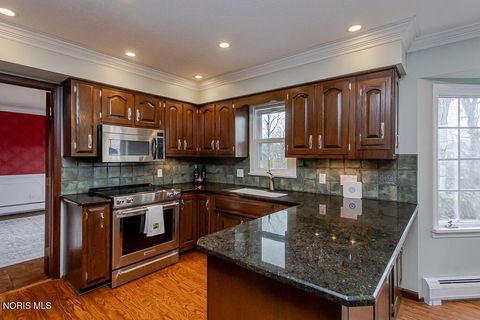 Tiny photo for 60 Back Bay Road, Bowling Green, OH 43402 (MLS # 10005437)