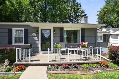 Tiny photo for 5903 Davida Drive, Toledo, OH 43612 (MLS # 10011340)