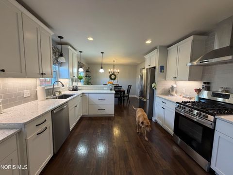 Tiny photo for 1635 Woodhurst Drive, Toledo, OH 43614 (MLS # 10004684)