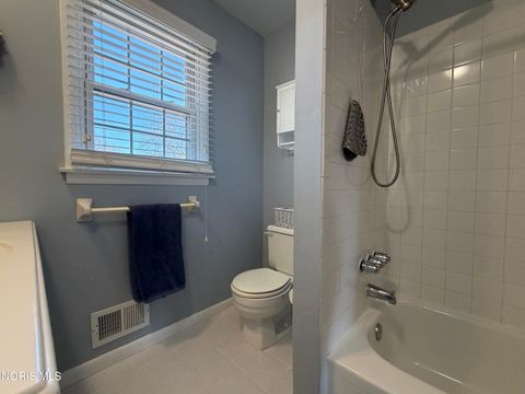 Tiny photo for 1635 Woodhurst Drive, Toledo, OH 43614 (MLS # 10004684)