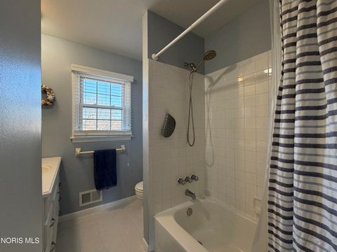 Tiny photo for 1635 Woodhurst Drive, Toledo, OH 43614 (MLS # 10004684)