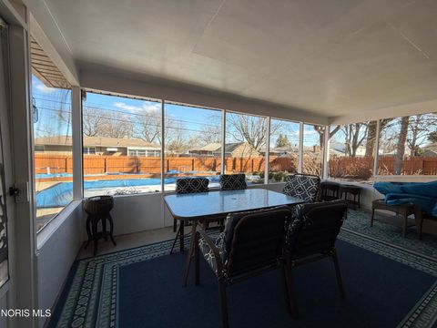 Tiny photo for 1635 Woodhurst Drive, Toledo, OH 43614 (MLS # 10004684)