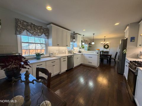 Tiny photo for 1635 Woodhurst Drive, Toledo, OH 43614 (MLS # 10004684)