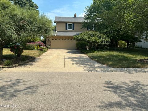 Photo of 1635 Woodhurst Drive, Toledo, OH 43614 (MLS # 10004684)