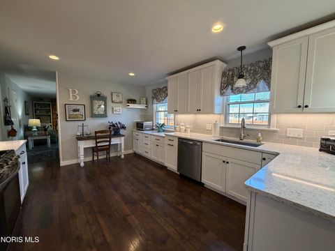 Tiny photo for 1635 Woodhurst Drive, Toledo, OH 43614 (MLS # 10004684)