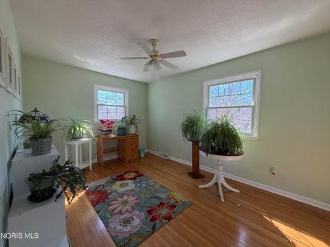 Tiny photo for 1635 Woodhurst Drive, Toledo, OH 43614 (MLS # 10004684)