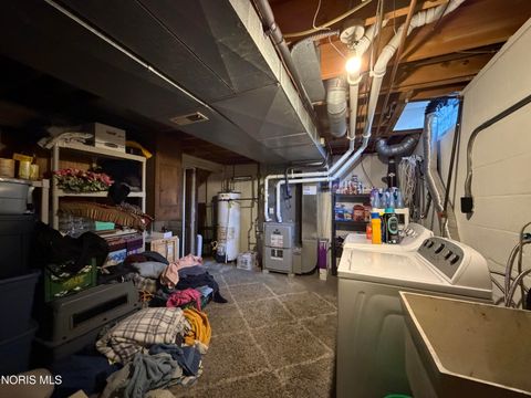 Tiny photo for 1635 Woodhurst Drive, Toledo, OH 43614 (MLS # 10004684)