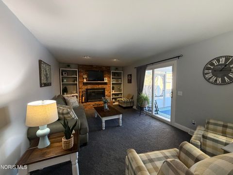 Tiny photo for 1635 Woodhurst Drive, Toledo, OH 43614 (MLS # 10004684)