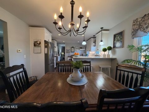 Tiny photo for 1635 Woodhurst Drive, Toledo, OH 43614 (MLS # 10004684)