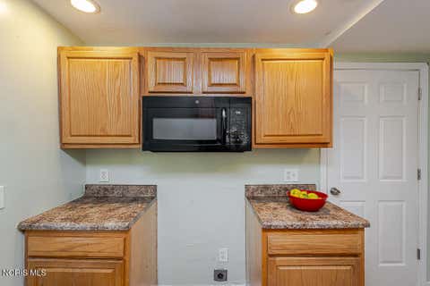 Tiny photo for 606 Toronto Avenue, Toledo, OH 43609 (MLS # 10008577)