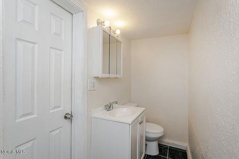 Tiny photo for 606 Toronto Avenue, Toledo, OH 43609 (MLS # 10008577)