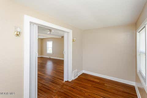 Tiny photo for 606 Toronto Avenue, Toledo, OH 43609 (MLS # 10008577)