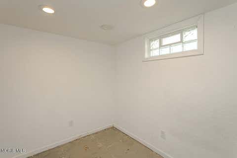 Tiny photo for 606 Toronto Avenue, Toledo, OH 43609 (MLS # 10008577)