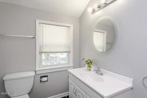 Tiny photo for 606 Toronto Avenue, Toledo, OH 43609 (MLS # 10008577)