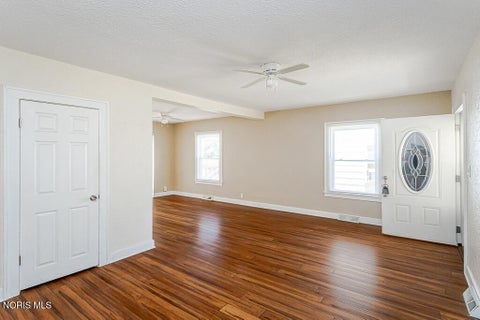 Tiny photo for 606 Toronto Avenue, Toledo, OH 43609 (MLS # 10008577)