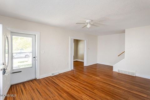 Tiny photo for 606 Toronto Avenue, Toledo, OH 43609 (MLS # 10008577)