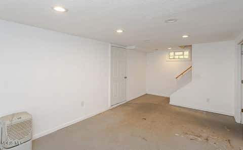 Tiny photo for 606 Toronto Avenue, Toledo, OH 43609 (MLS # 10008577)