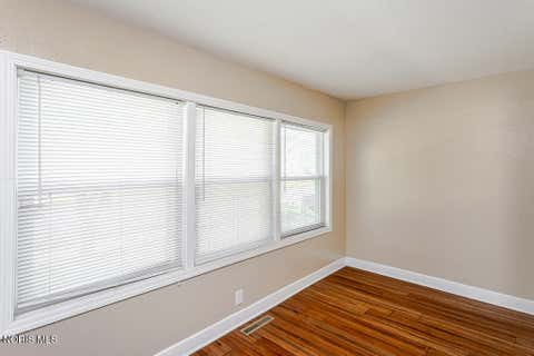 Tiny photo for 606 Toronto Avenue, Toledo, OH 43609 (MLS # 10008577)