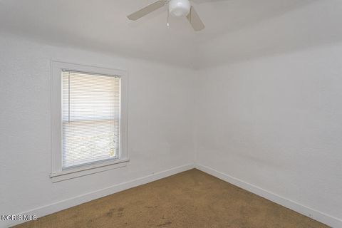 Tiny photo for 606 Toronto Avenue, Toledo, OH 43609 (MLS # 10008577)