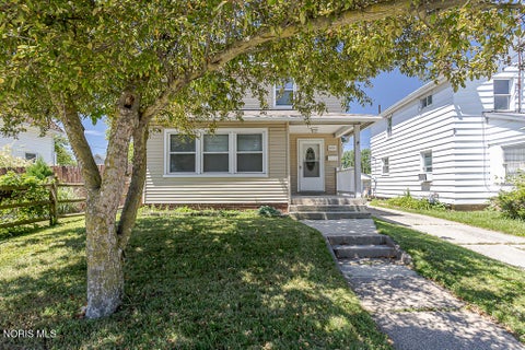 Tiny photo for 606 Toronto Avenue, Toledo, OH 43609 (MLS # 10008577)