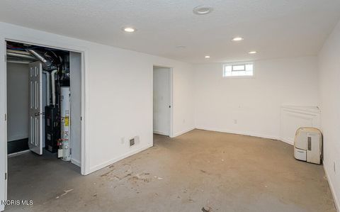 Tiny photo for 606 Toronto Avenue, Toledo, OH 43609 (MLS # 10008577)