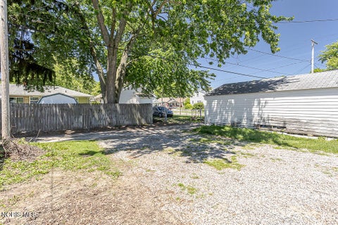 Tiny photo for 606 Toronto Avenue, Toledo, OH 43609 (MLS # 10008577)