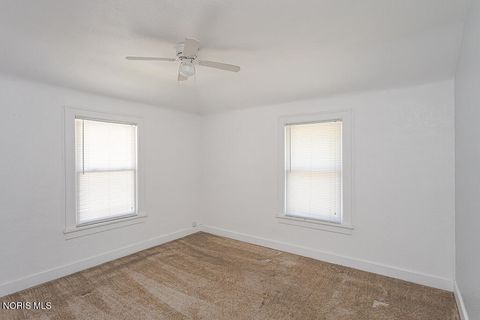 Tiny photo for 606 Toronto Avenue, Toledo, OH 43609 (MLS # 10008577)