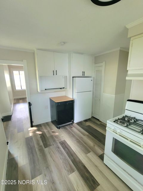 Tiny photo for 2325 Wilkes Road, Oregon, OH 43616 (MLS # 10001592)