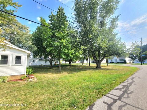Tiny photo for 2325 Wilkes Road, Oregon, OH 43616 (MLS # 10001592)