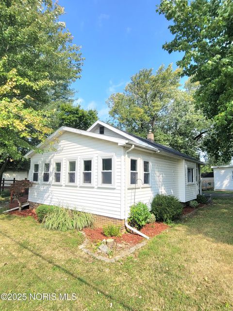 Photo of 2325 Wilkes Road, Oregon, OH 43616 (MLS # 10001592)