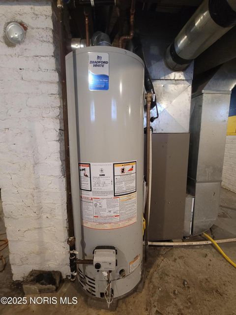 Tiny photo for 2325 Wilkes Road, Oregon, OH 43616 (MLS # 10001592)