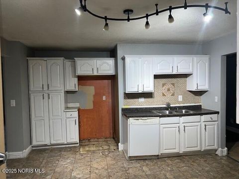 Tiny photo for 415 E Hubbard Street, Hamler, OH 43524 (MLS # 10002230)