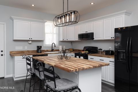 Tiny photo for 335 Benner Street, Tiffin, OH 44883 (MLS # 10004897)