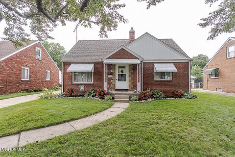 Photo of 1620 Carmelle Court, Toledo, OH 43614 (MLS # 10012680)