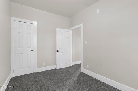 Tiny photo for 911 Vinton Street, Toledo, OH 43609 (MLS # 10006328)