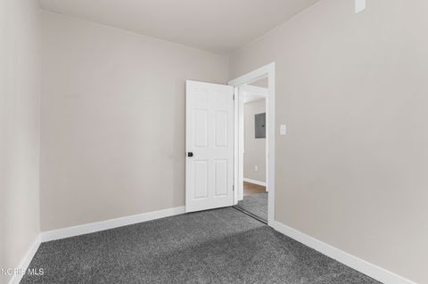 Tiny photo for 911 Vinton Street, Toledo, OH 43609 (MLS # 10006328)