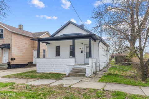 Tiny photo for 911 Vinton Street, Toledo, OH 43609 (MLS # 10006328)
