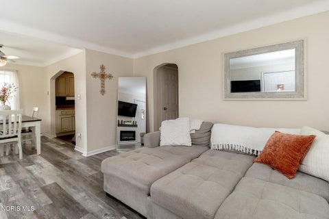 Tiny photo for 2641 Gracewood Road, Toledo, OH 43613 (MLS # 10010770)
