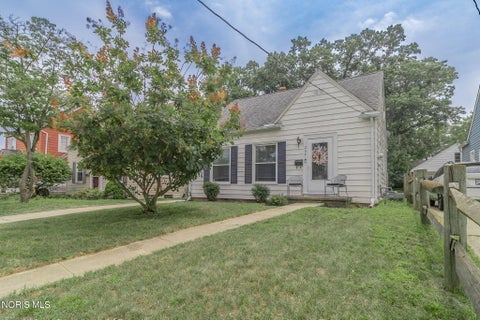 Photo of 2641 Gracewood Road, Toledo, OH 43613 (MLS # 10010770)