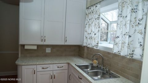 Tiny photo for 2826 121st Street, Toledo, OH 43611 (MLS # 10001742)