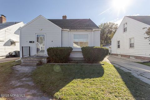 Photo of 715 Southover Road, Toledo, OH 43612 (MLS # 10000894)
