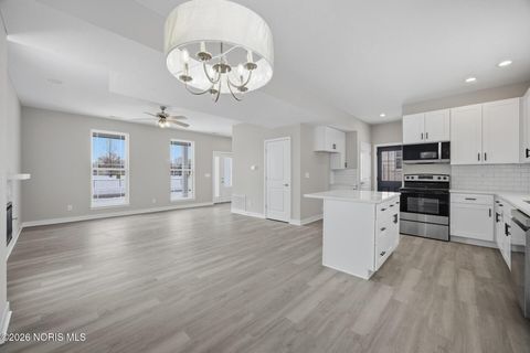 Tiny photo for 916 Fernwood Avenue, Toledo, OH 43607 (MLS # 10003819)