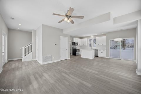 Tiny photo for 916 Fernwood Avenue, Toledo, OH 43607 (MLS # 10003819)