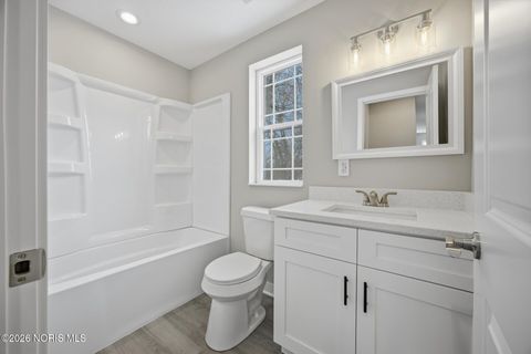 Tiny photo for 916 Fernwood Avenue, Toledo, OH 43607 (MLS # 10003819)