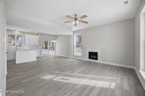 Tiny photo for 916 Fernwood Avenue, Toledo, OH 43607 (MLS # 10003819)