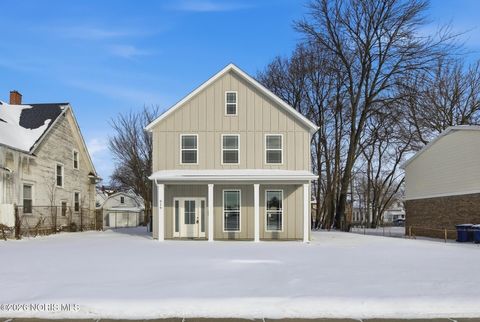 Photo of 916 Fernwood Avenue, Toledo, OH 43607 (MLS # 10003819)