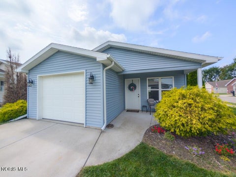 Photo of 2240 Redbud Lane, Delta, OH 43515 (MLS # 10013309)