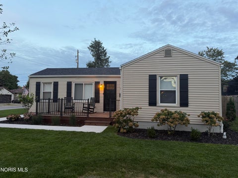 Photo of 1278 Scott Street, Maumee, OH 43537 (MLS # 10013728)