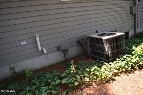 Tiny photo for 6424 U.s. 6, Gibsonburg, OH 43431 (MLS # 10011294)